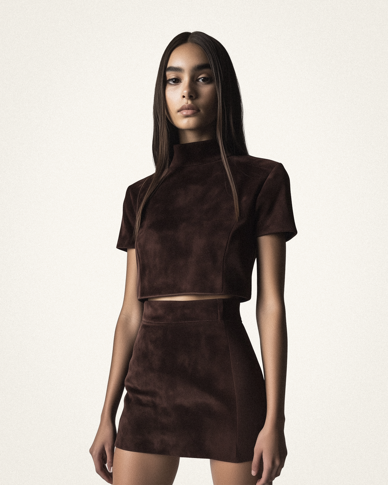 Ensemble Grace en faux suède - Crop top et jupe courte - Marron chocolat